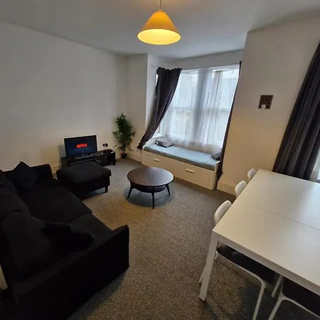 Lovely 3 Bedroom Serviced Apartment In Leytonstone Londres Exterior foto